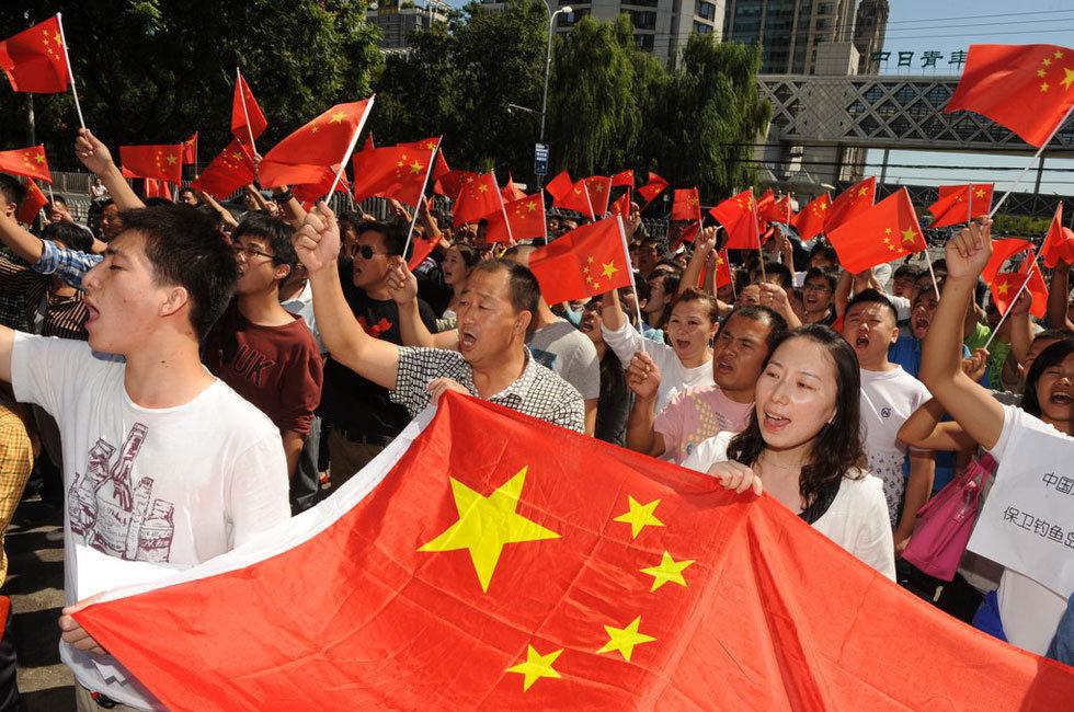 109岁女兵收到旧照片,一眼认出哭成泪人:他是牺牲73年的丈夫